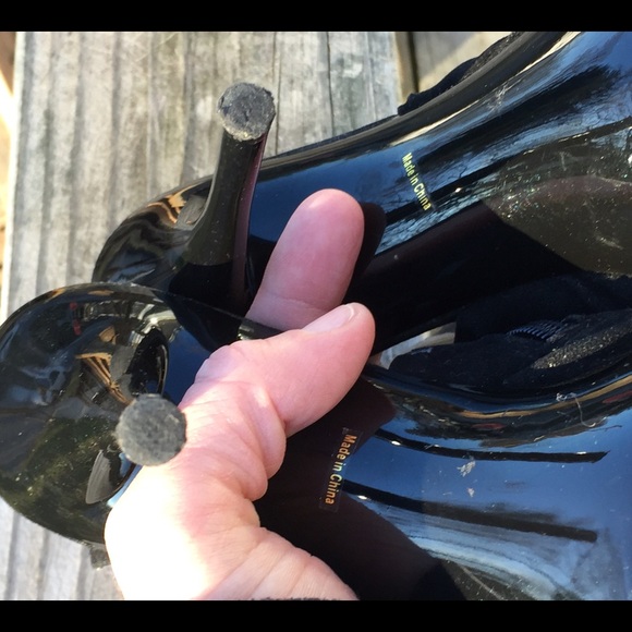 Promise Black Suede Hooded Heels SZ 8.5! EUC! - Picture 3 of 7